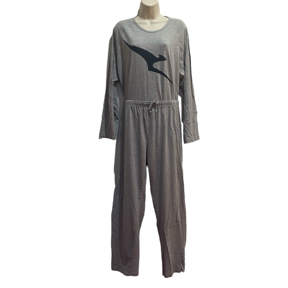 Qantas | Intimates & Sleepwear | Qantas Airlines Business Class Pajamas ...